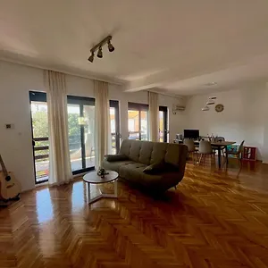 https://villa-goldy.hotelinzadar.com